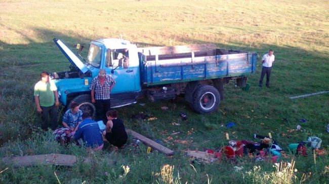 Два человека погибли, десять ранены в ДТП в Унгенском районе