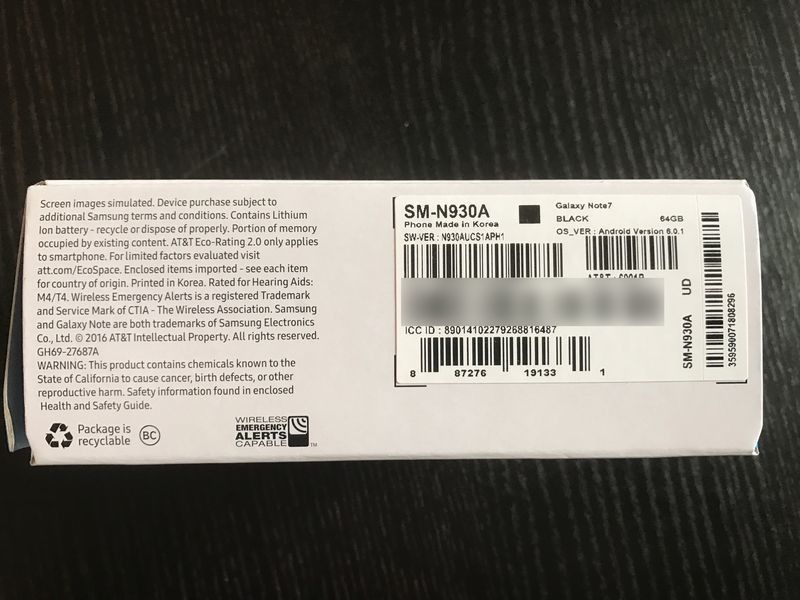 В США эвакуировали самолет из-за загоревшегося смартфона Samsung
