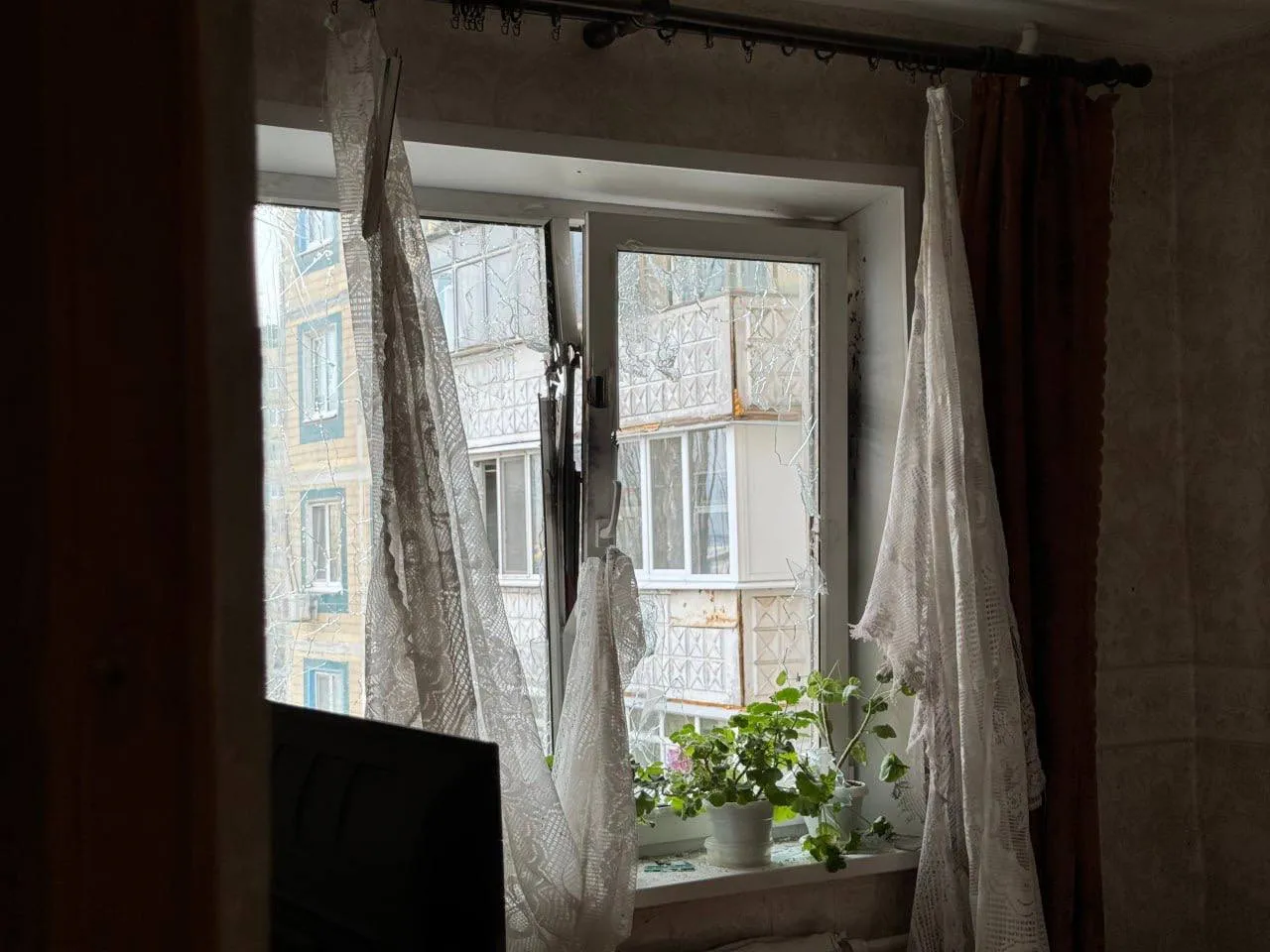 Беспилотник попал в жилой дом в Белгороде: есть погибший и пострадавшие