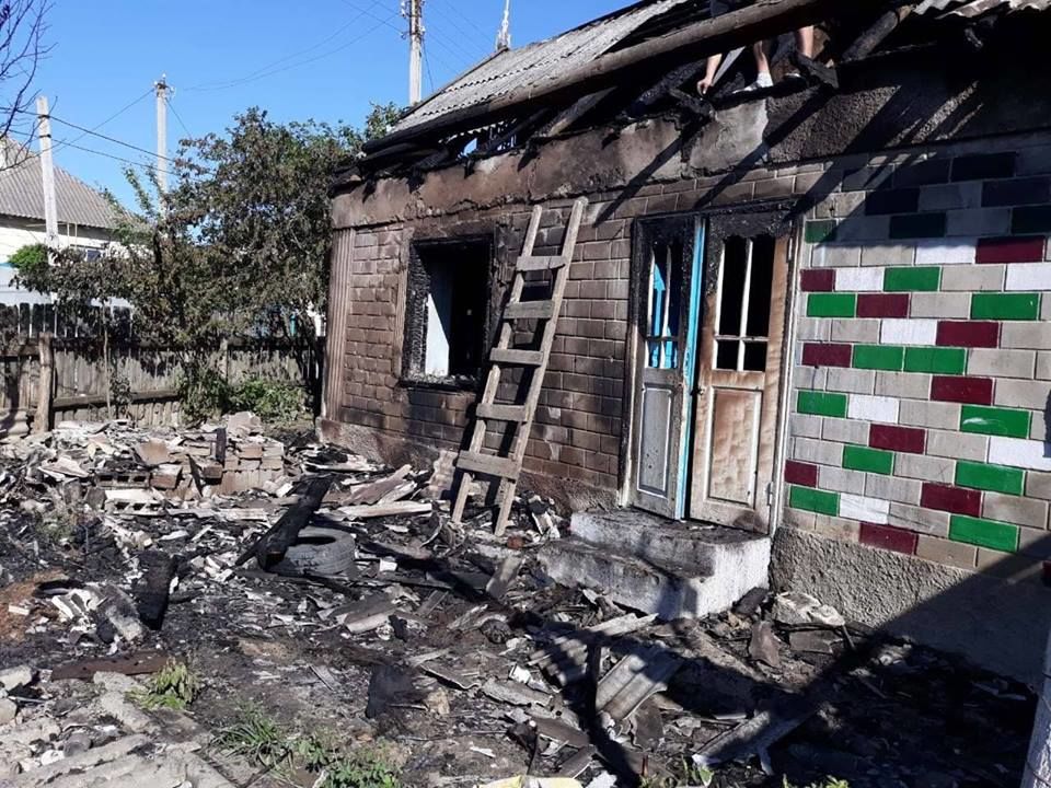 Пожарные спасли двух запертых в горящем доме детей в Кагульском районе