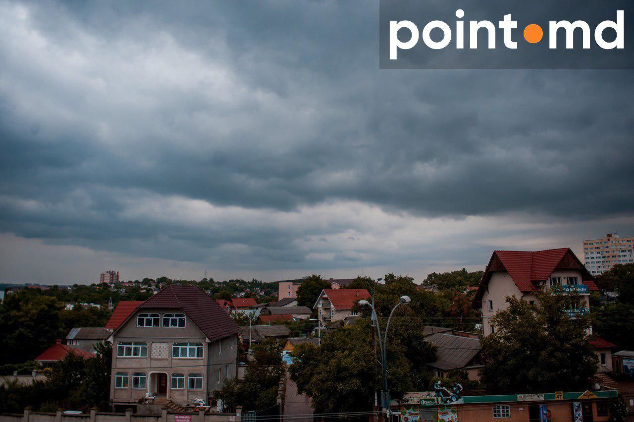 Кишинев погрузился во мрак из-за грозы