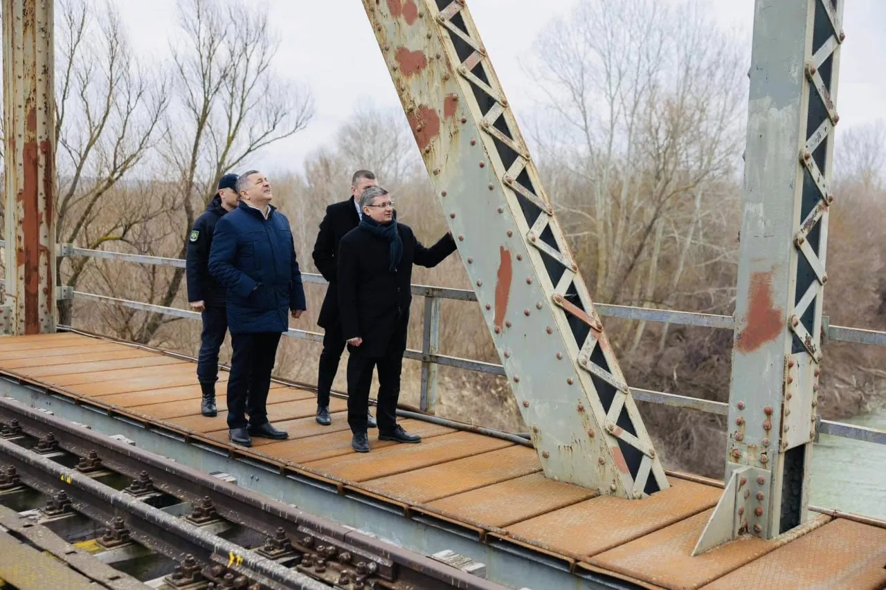 Igor Grosu: După 30 de ani trenurile vor circula, din nou, pe podul Fălciu – Cantemir