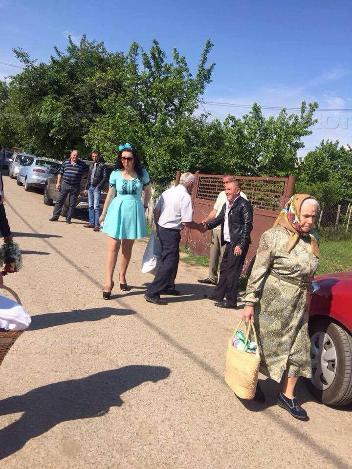 В соцсетях составили хит-парад самых нелепых нарядов в поминальные дни на кладбищах