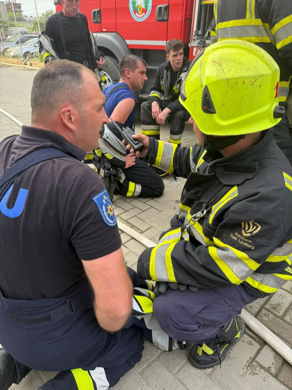 До полуночи 112 пожарных боролись с возгоранием на складе в Кишиневе