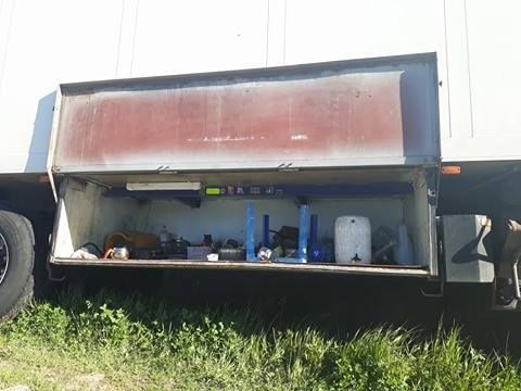 Водитель из Кишинева 4 дня ночует на трассе у своего разбитого грузовика