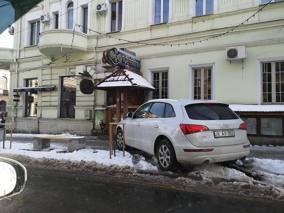 Чебан о парковке машин на тротуарах: Мы не хотим быть надзирателями