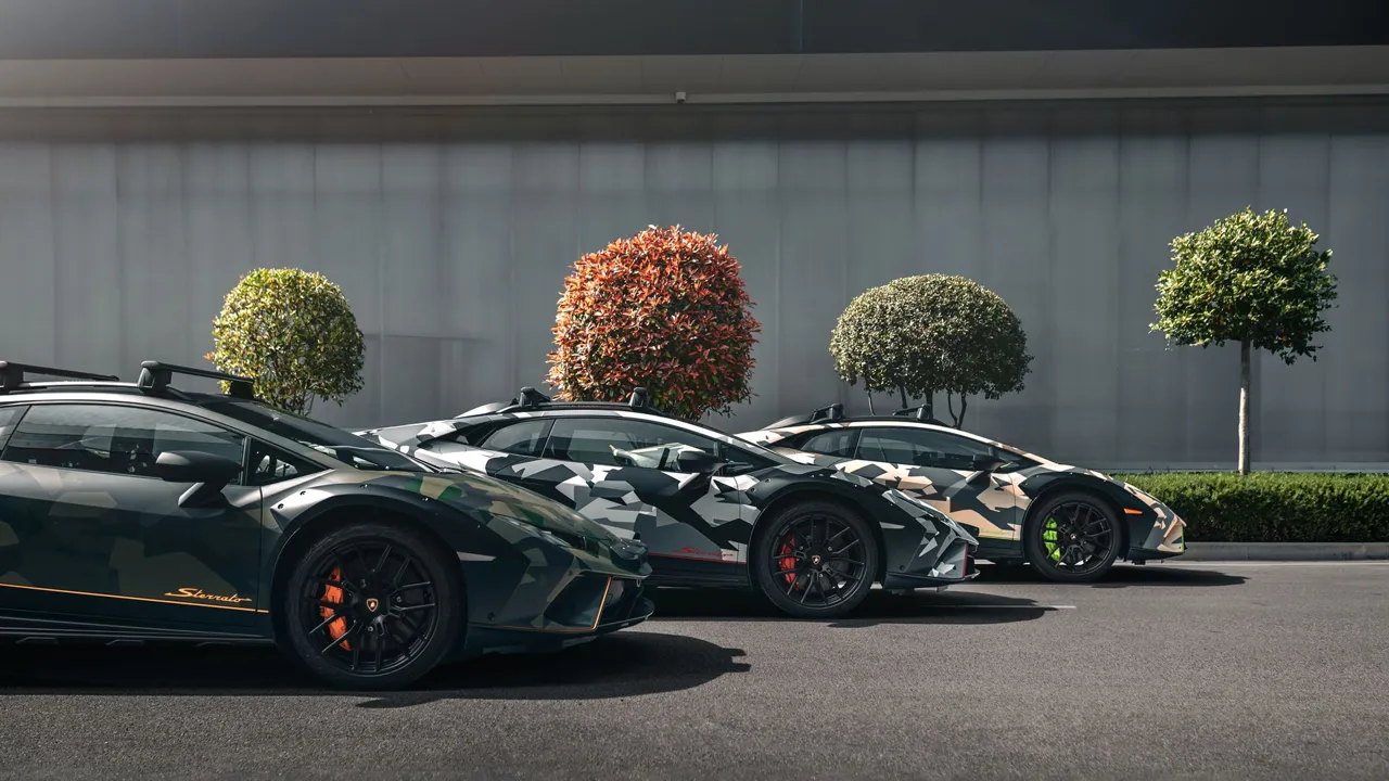 Lamborghini показали нестандартный внедорожный суперкар в камуфляже