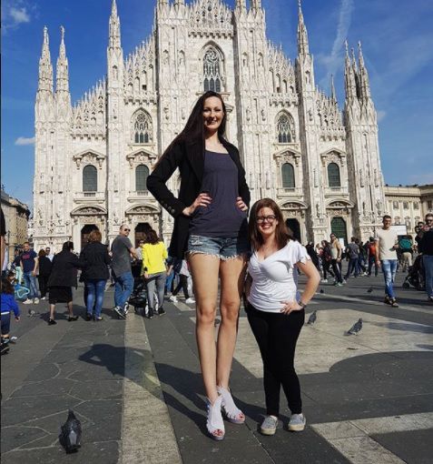 Cum arată femeia cu cele mai lungi picioare din lume. Recordul este confirmat de Guinness Book