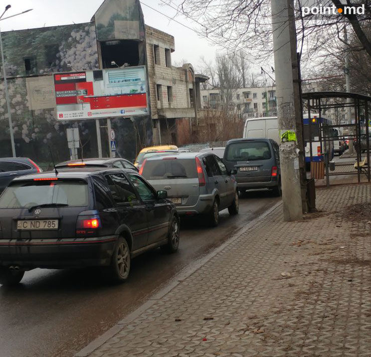 В результате ДТП на Ботанике затруднено дорожное движение