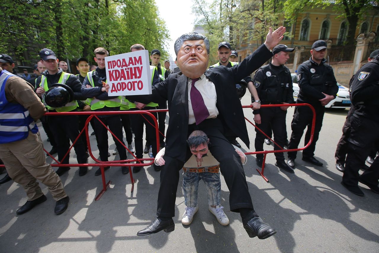 Соратники Саакашвили на митинге в Киеве потребовали импичмента Порошенко