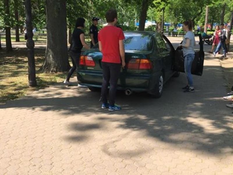 "Короли парковки": Поведение некоторых водителей вышло за рамки приличия