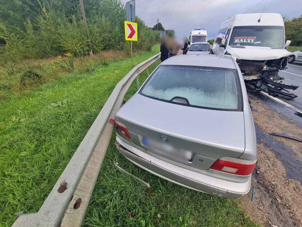 На трассе в Оргееве произошло цепное ДТП: госпитализирована пассажирка