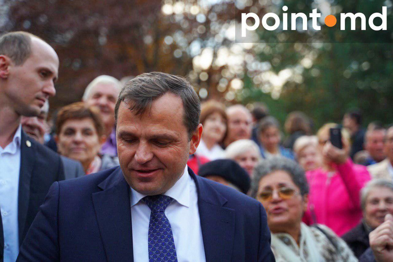 Перед парламентом протестовали сторонники блока ACUM
