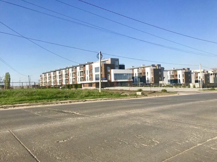 Мать судьи Апелляционной палаты продает в столице участок земли стоимостью 95 000 евро