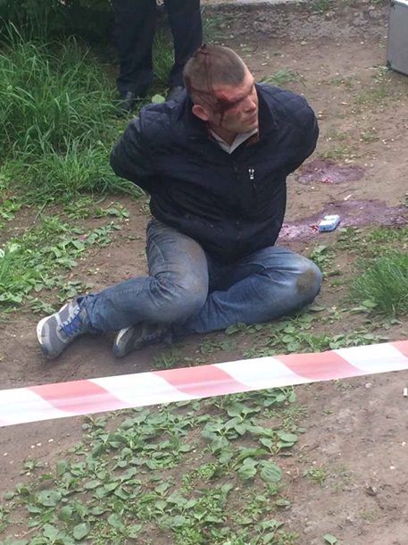 Охранник Яроша прострелил ноги таксисту за отказ сказать «Героям слава!»