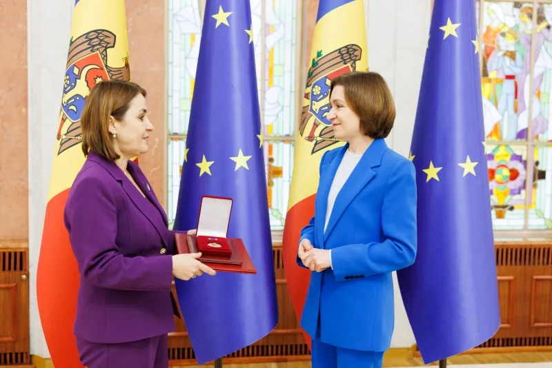 Maia Sandu i-a acordat fostului ministru de Externe al României „Ordinul de Onoare”