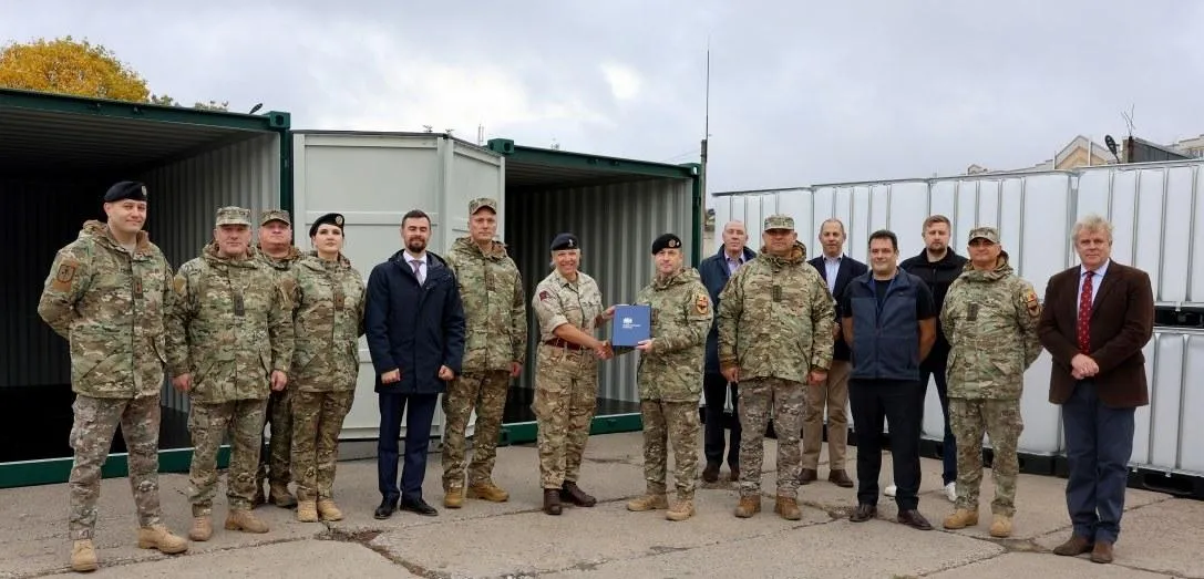 Великобритания передала Национальной армии Молдовы партию логистического оборудования