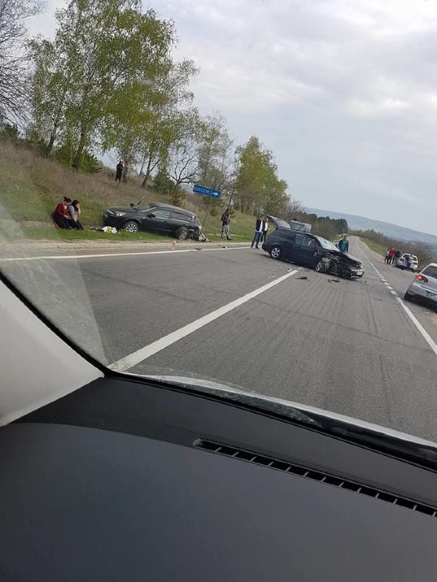 В Ниспоренском районе столкнулись два автомобиля
