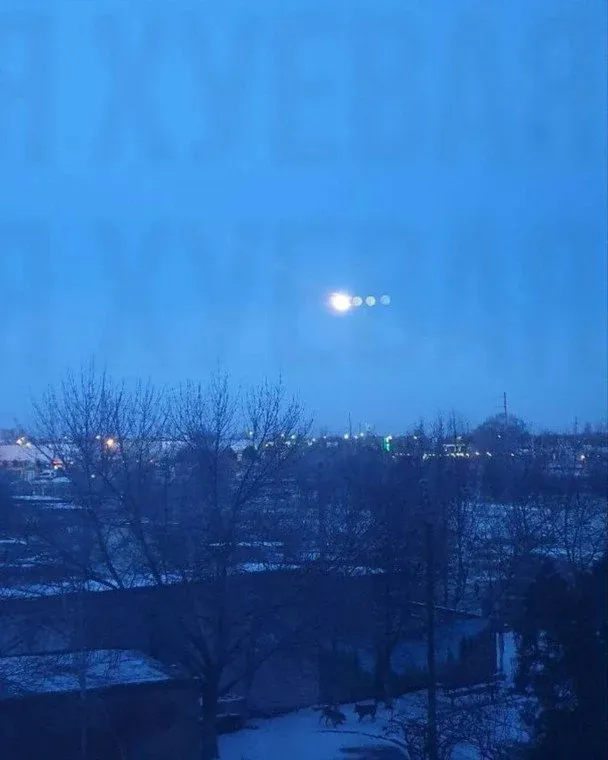 Locuitorii din Odesa au observat pe cer concomitent patru Luni