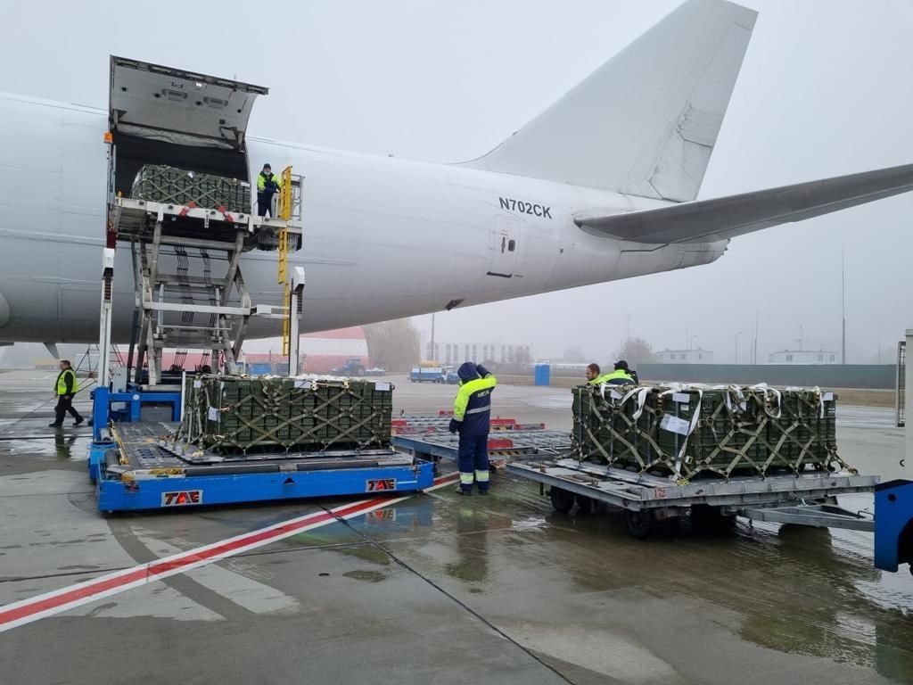 Украина получила 80 тонн боеприпасов от США