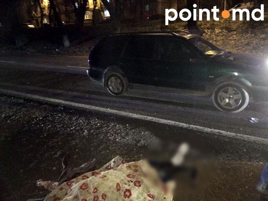 В столице под колесами автомобиля погибла женщина