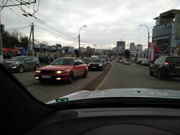 Автомобильная авария заблокировала движение на Оргеевском шоссе