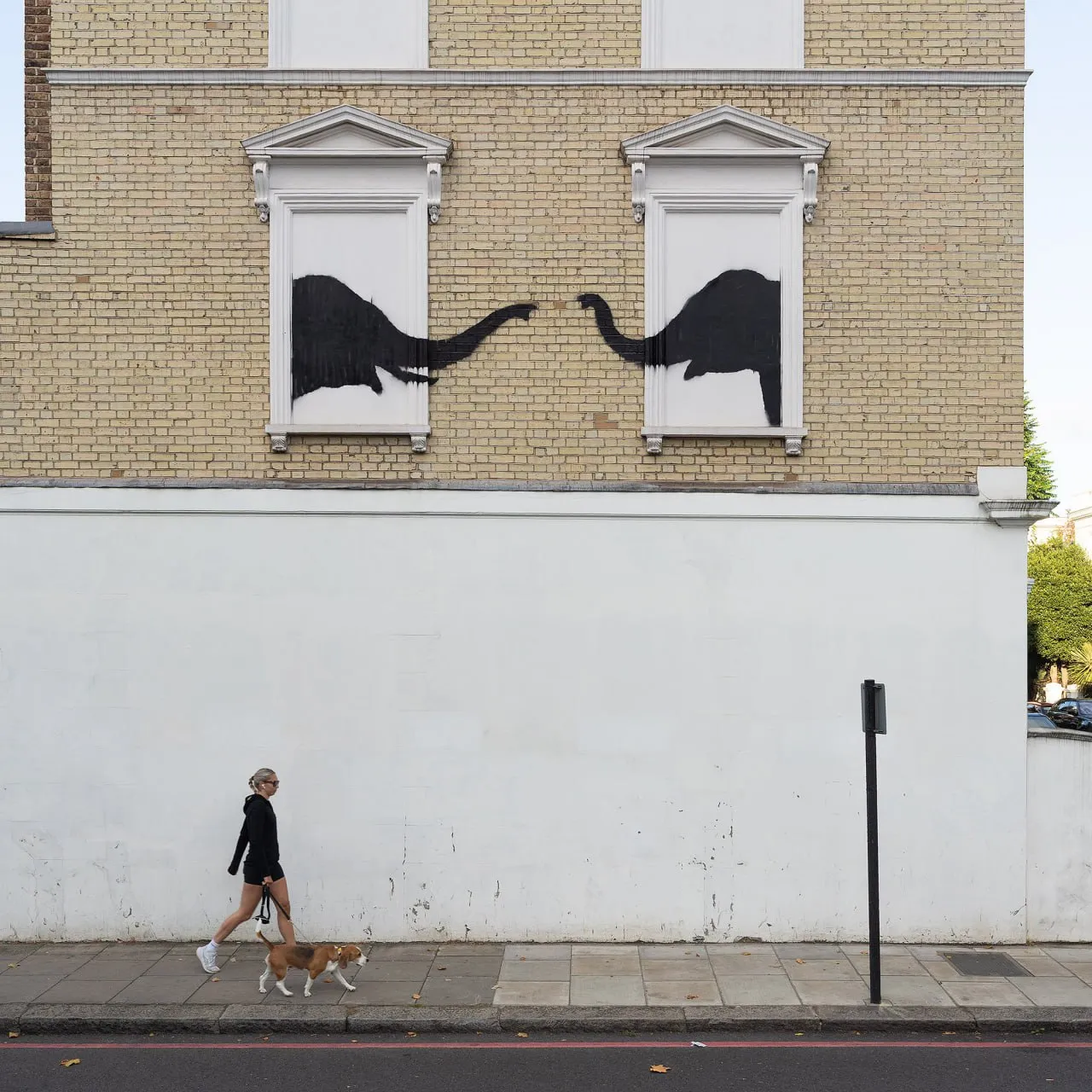 O nouă lucrare a artistului anonim Banksy a apărut la Londra