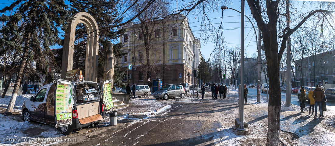 Кишинёв глазами москвича: город обменников, аптек и уезжающих