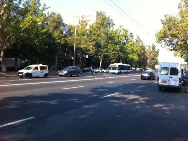 На Скулянке проваливается проезжая часть