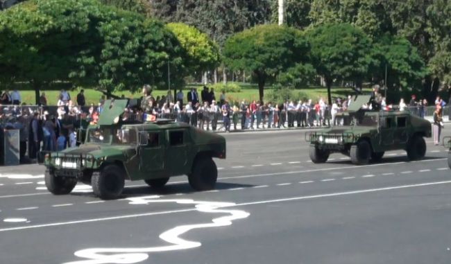 В столице на главной площади прошел военный парад