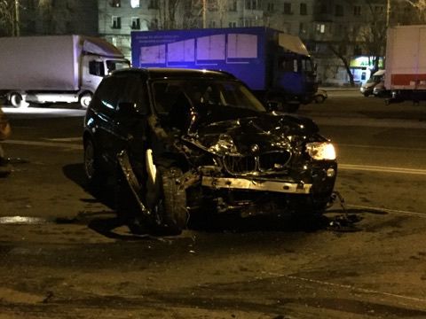Accident grav în Capitală: Trei mașini, făcute zob. Primele imagini