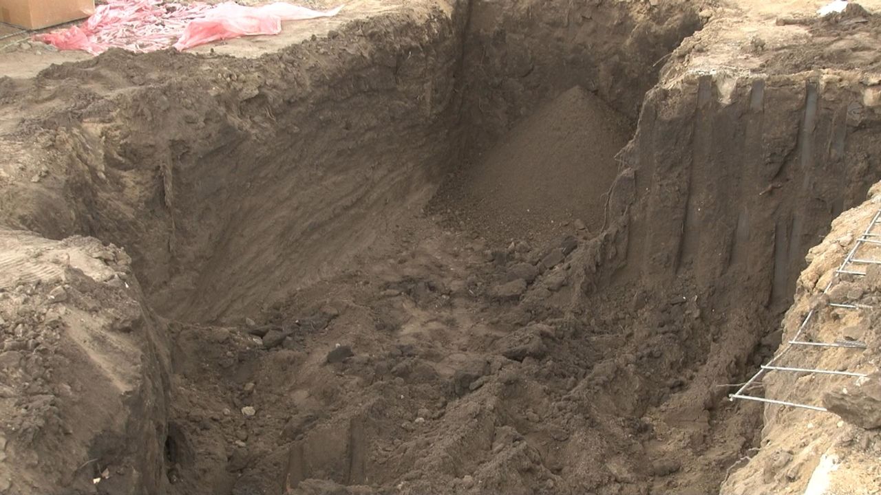 В Парканах обнаружили останки троих человек