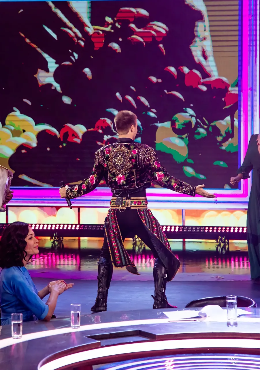 Ионел Истрати исполнил песню на шоу Малахова