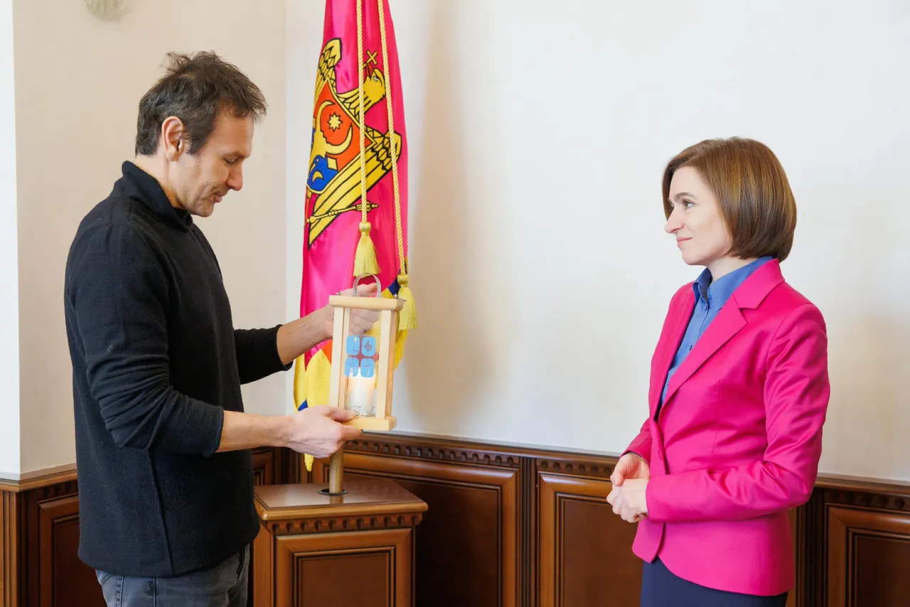 Санду - Вакарчуку: Мы и дальше будем поддерживать Украину в борьбе за свободу