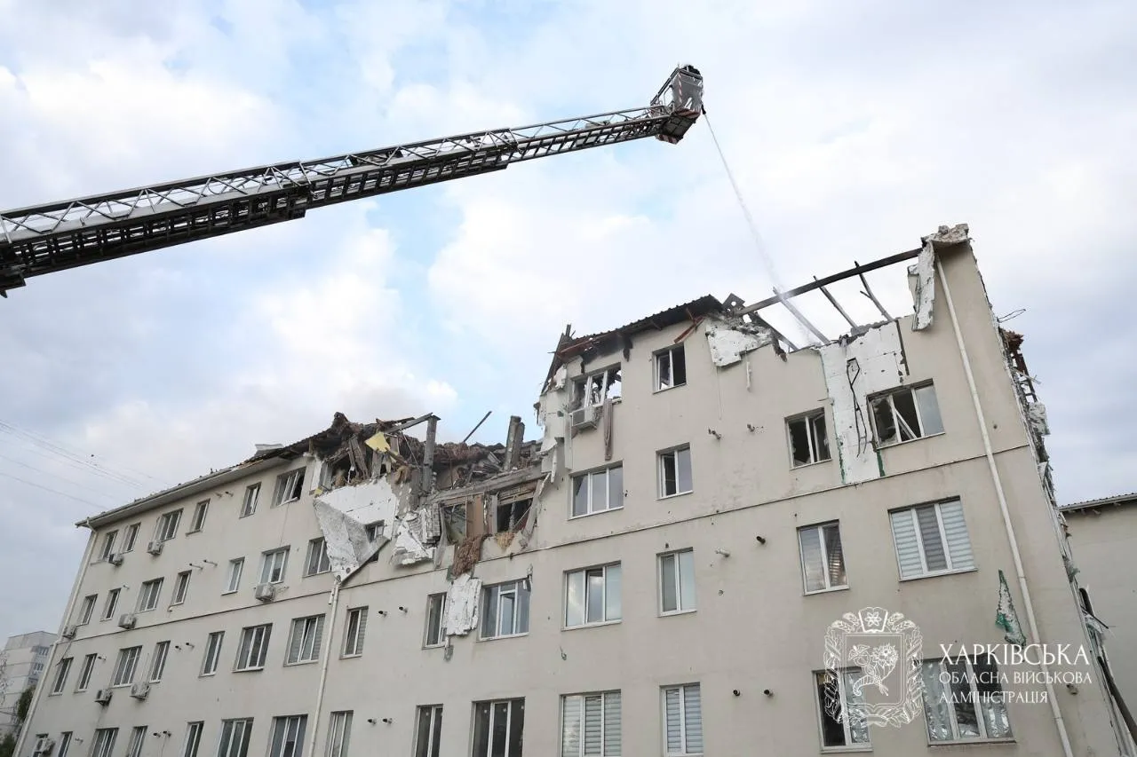 Dronele rusești au lovit un bloc de locuințe din Harkov: Există persoane rănite