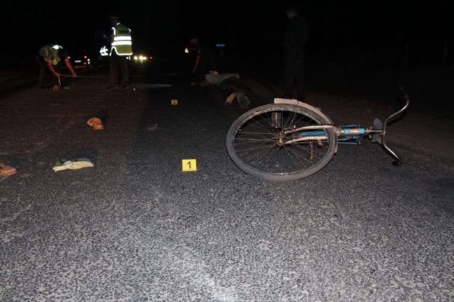 Un barbat de 58 de ani și-a găsit sfârșitul aseară la Ungheni. Mergea pe bicicletă când a fost lovit de o mașină