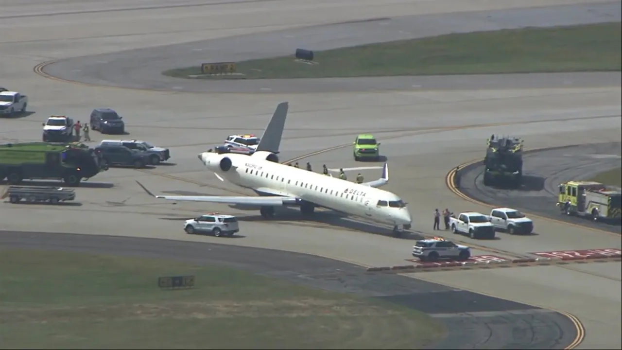 Două avioane s-au ciocnit pe Aeroportul din Atlanta