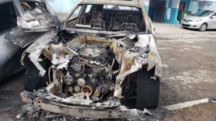 Минувшей ночью в Бельцах сгорели три автомобиля