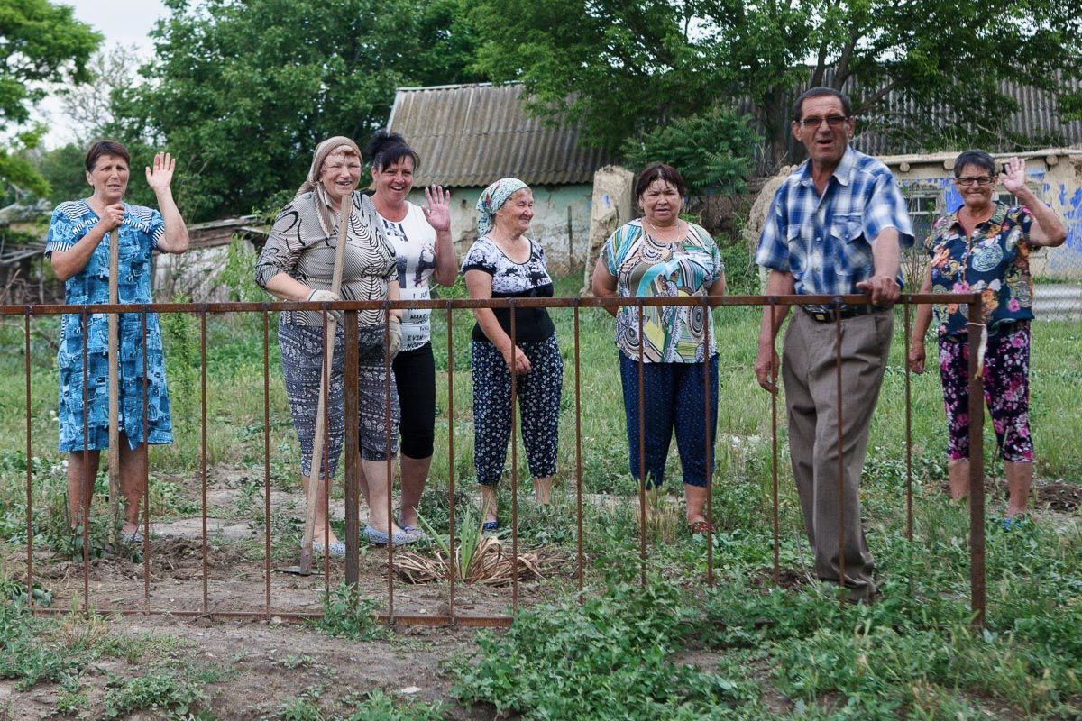 Жители села Глиное благоустраивают сквер на месте свалки