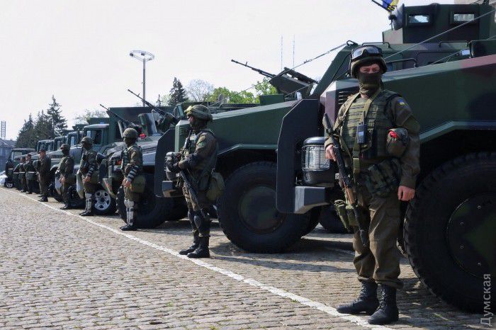 На Куликово поле в Одессе вывели военную технику