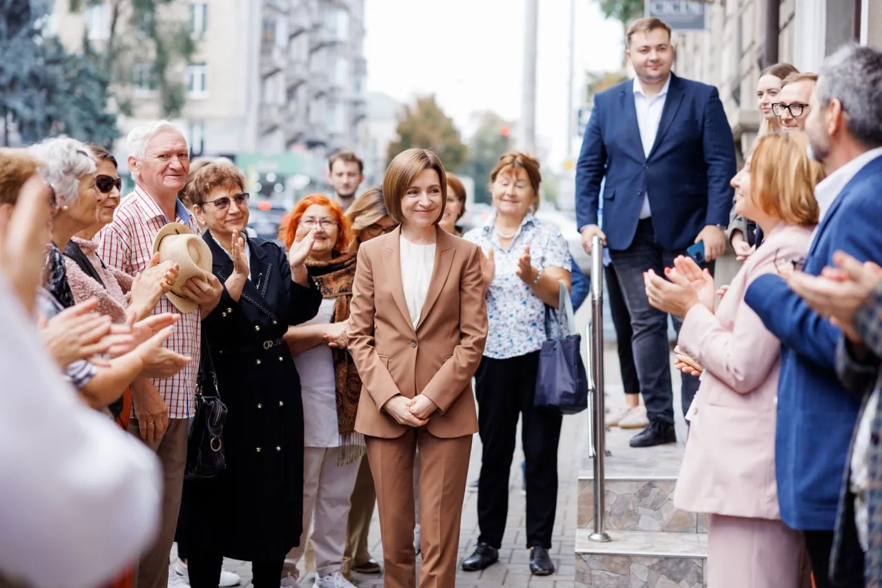 Sandu a depus semnături la CEC pentru înregistrarea în cursa prezidențială