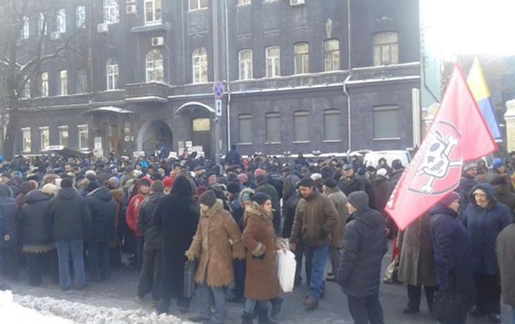 Протесты в Киеве: полиция нашла оружие