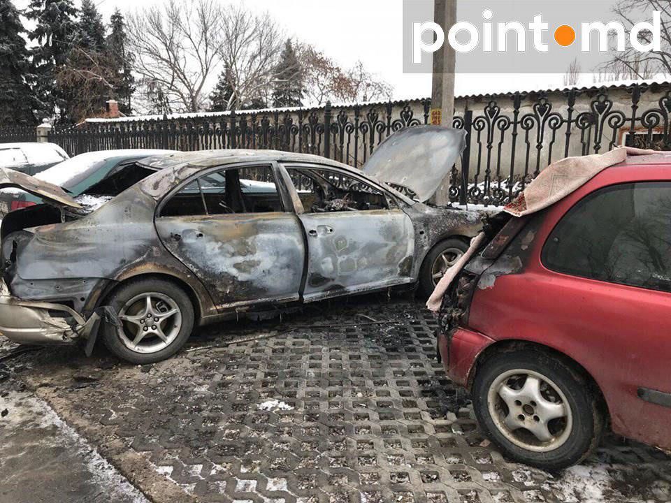 Вчера вечером на Буюканах сгорел автомобиль