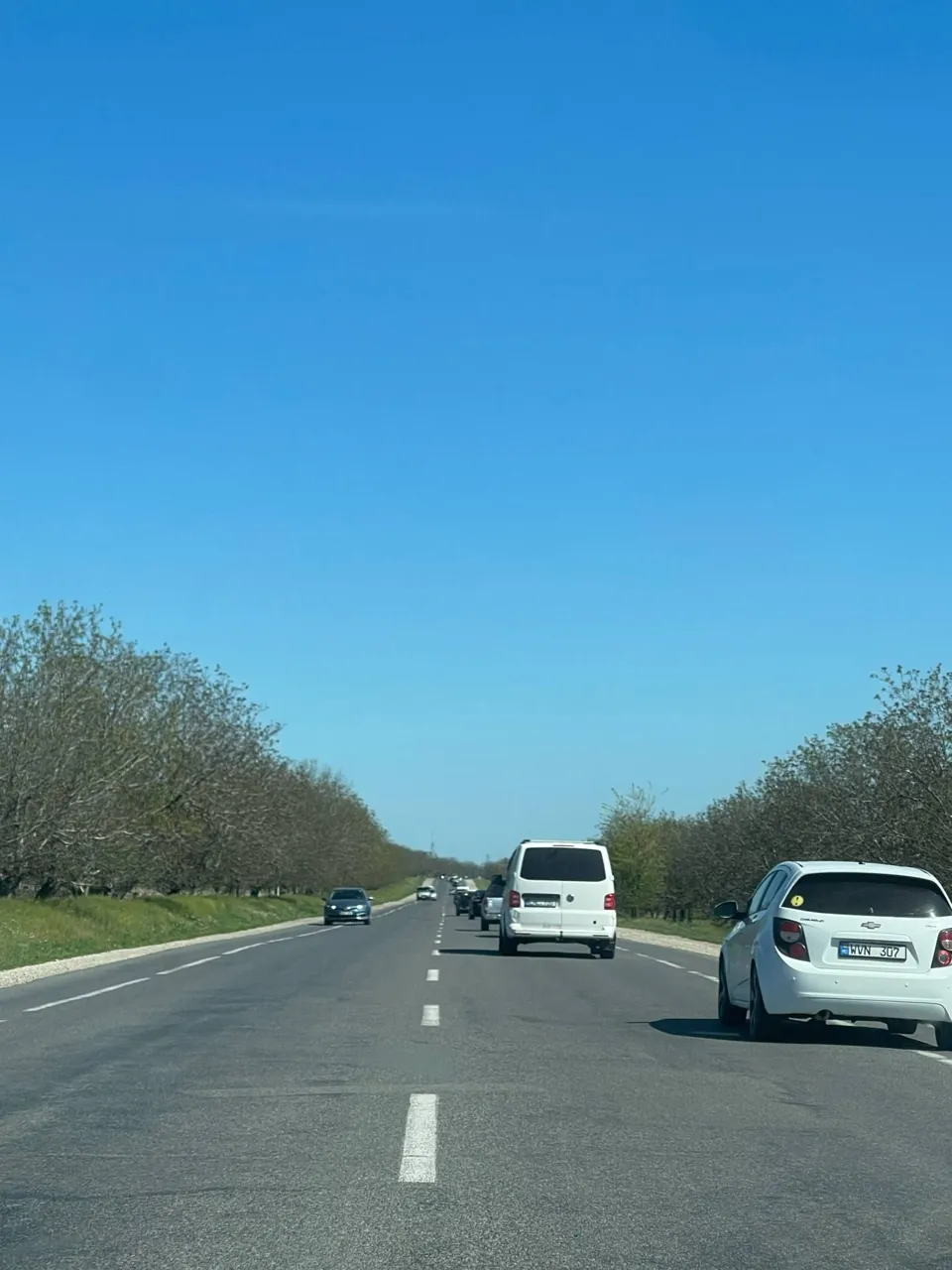 Пробки на дорогах: молдаване возвращаются домой после Пасхи