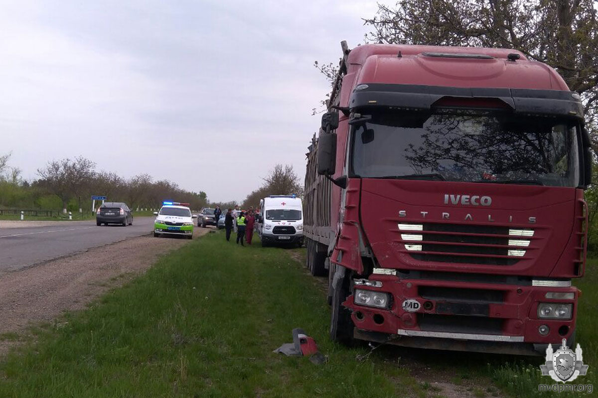 В Дубоссарском районе фура столкнулась с легковушкой, есть пострадавшие