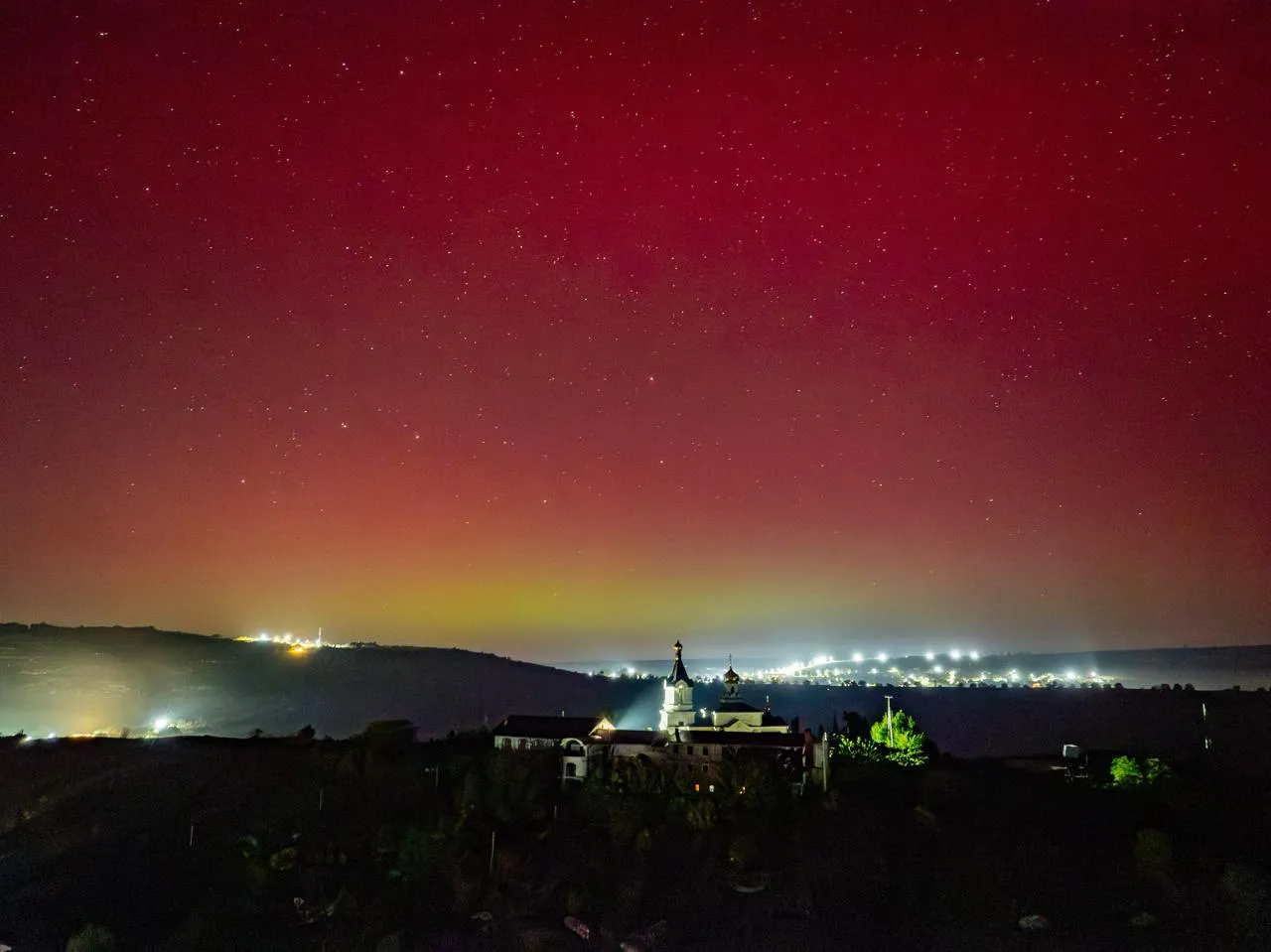 Aurora boreală, văzută în mai multe localități din Republica Moldova