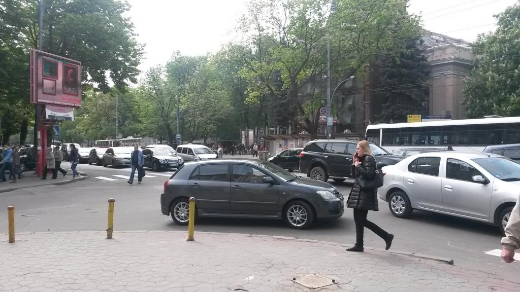 ДТП с участием автобуса парализовало движение на бульваре Штефана чел Маре