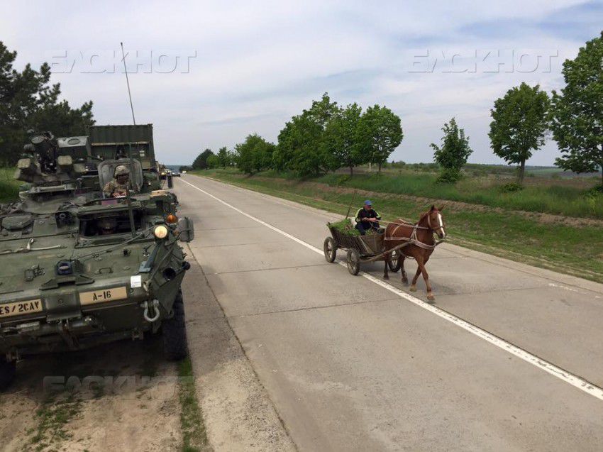 Американская военная техника продолжает продвигаться вглубь Молдовы