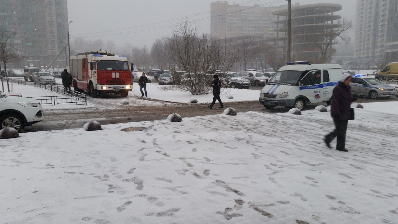В Петербурге на Васильевском острове произошел взрыв