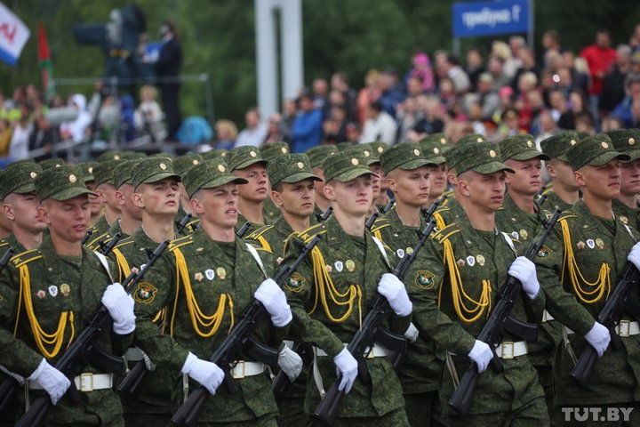 В Минске прошел парад ко Дню независимости